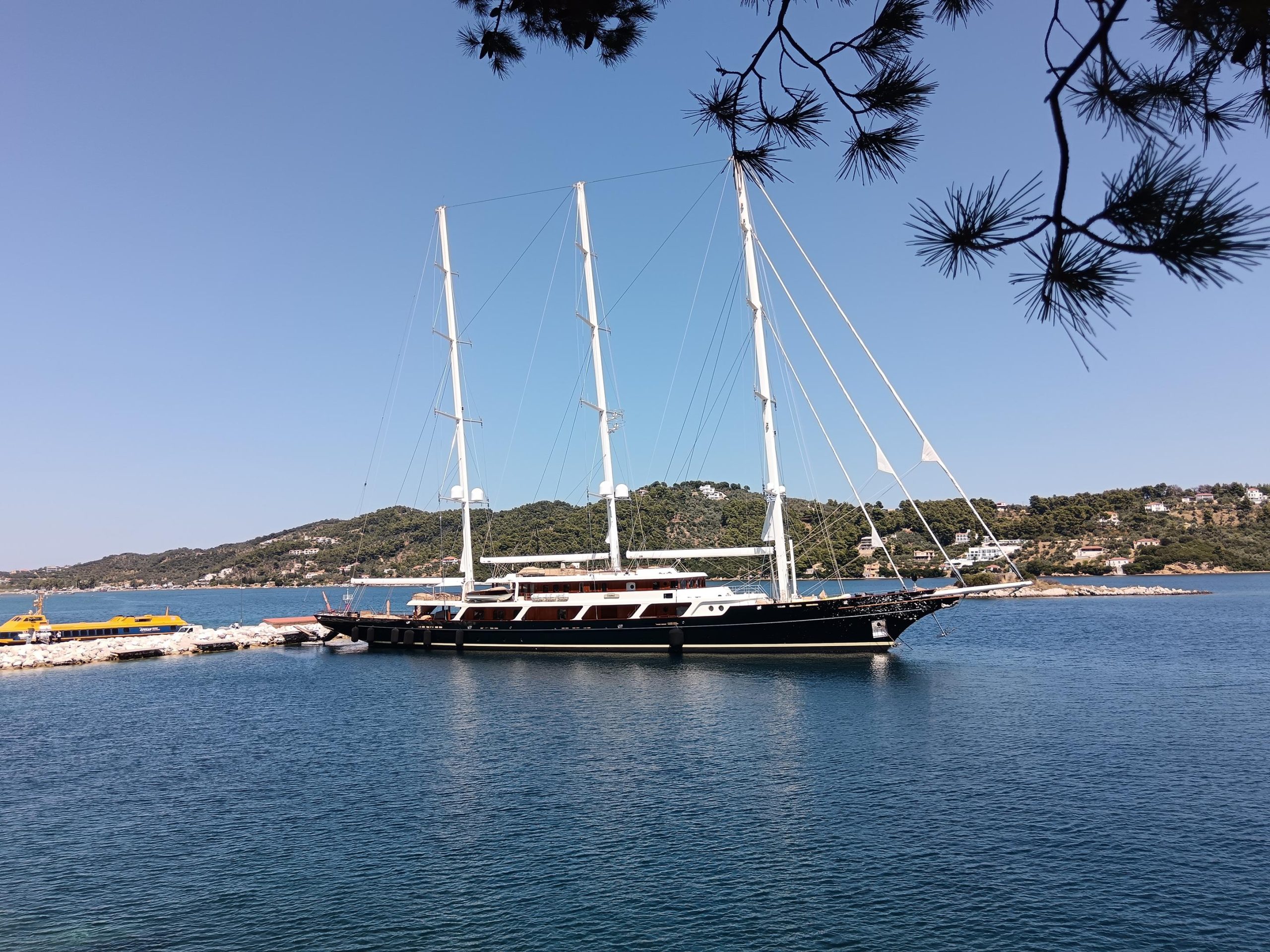 Skiathos port