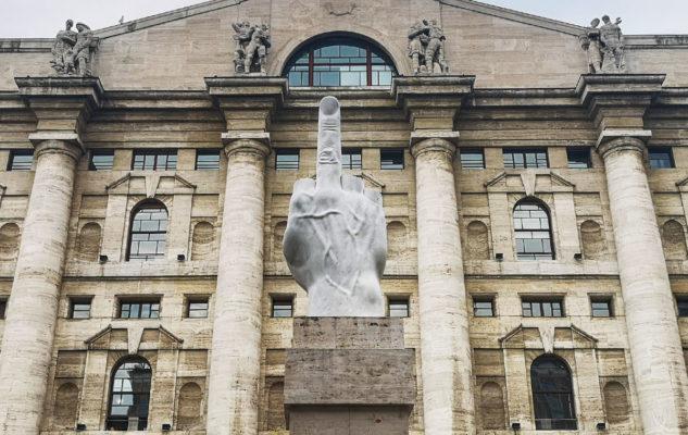 Piazza Affari and the L.O.V.E. sculpture